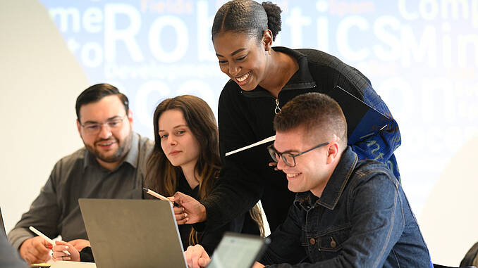 Informatik auf Top-Platzierungen im CHE Ranking 2024