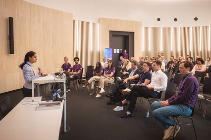 Die Prorektorin für Lehre der Hochschule Aalen, Prof. Dr. Iman Taha, spricht zu den Teilnehmenden des Digital Learning Days 2026.Digital Learning Day 2026