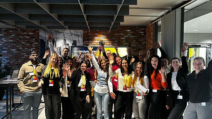 Nachhaltigkeit trifft Künstliche Intelligenz: Studierende erkunden EY 4 Futures in Stuttgart