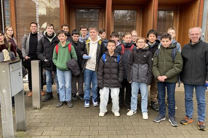 Schüler und Betreuer 