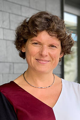 Dr. Kristina Lakomek
