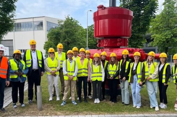 MAI-Studierende auf Exkursion zur Unternehmensgruppe STREICHER in Deggendorf