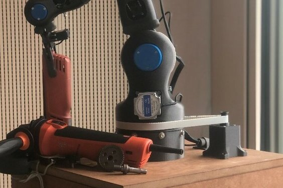 3D-gedruckter Roboter BCN3D MOVEO in der Smart Factory