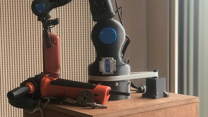 3D-gedruckter Roboter BCN3D MOVEO in der Smart Factory