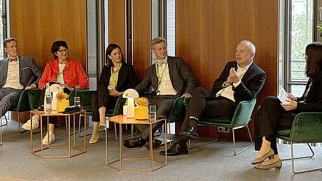 Rektor Riegel sprach bei einer Podiumsdiskussion in Berlin.