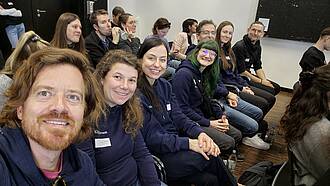 Christian Kling, Nicole Hauser vom Gründungscampus der Hochschule Aalen, sowie einige Kolleginnen und Kollegen aus dem StartupSÜD-Verbunds beim INSPIRE BW Hubs Workshop 2026 an der HTWG Konstanz (© Hochschule Aalen | Christian Kling).