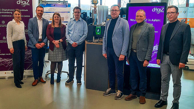 KI-Werkstatt übergibt „Geochecker“ an digiZ in Aalen