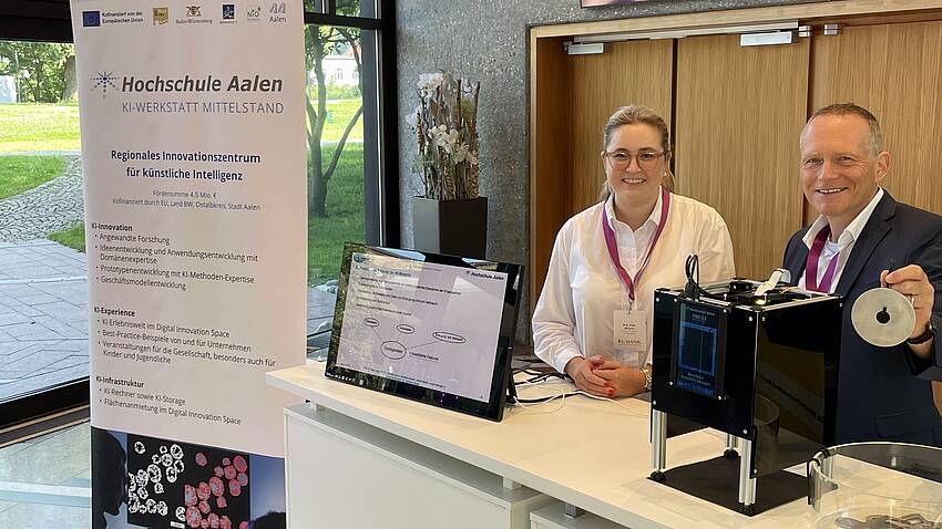 KI-Werkstatt Mittelstand der Hochschule Aalen präsentiert innovative Lösungen auf dem Wirtschaftsforum der L-Bank KI-Werkstatt Mittelstand der Hochschule Aalen präsentiert innovative Lösungen auf dem Wirtschaftsforum der L-Bank