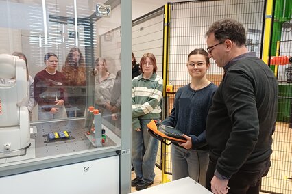 Barrierefreiheit, Deltaroboter und Trainingsdaten