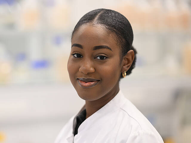 Portrait von Abigail Poka, Studentin, Biopharmazeutische Wissenschaften
