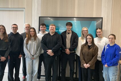 250520_Exkursion_WR_Vogel_GmbH Studierenden des Wirtschaftsrechts besuchen die Steuerberatungsgesellschafts Vogel GmbH