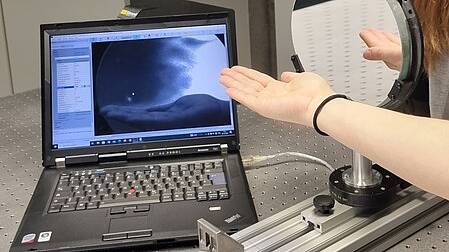 Wissenschaft und Weihnachtsstimmung – MoMo bei Regina Schuster