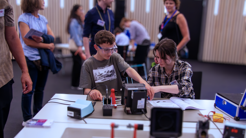 Superkraft: Wissen! – Einblicke in den Open Campus 2026 der Fakultät Elektronik und Informatik