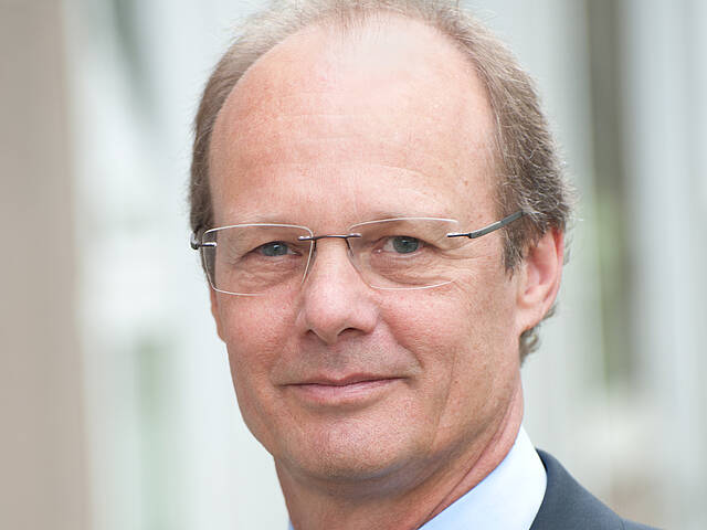 Ein Portraitbild von Prof. Dr. Michael Weber
