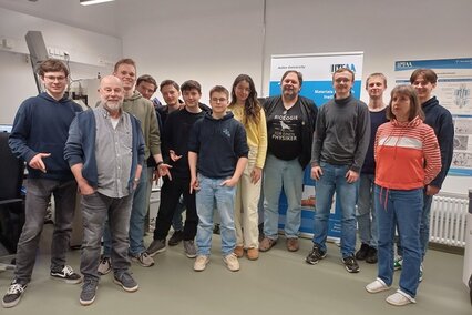Das Foto zeigt eine Gruppe von Forschern.
