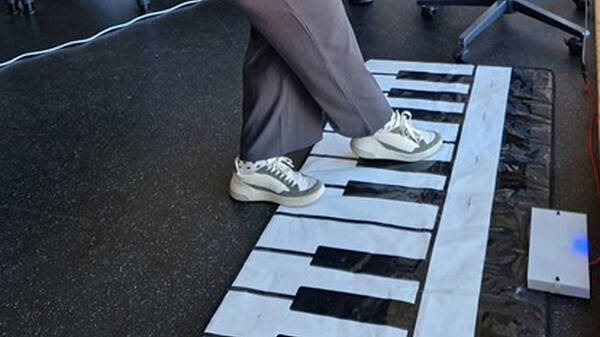 KI-Werkstatt Mittelstand präsentiert innovatives KI-Piano-Exponat