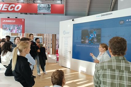 Theorie trifft Praxis: Maschinenbau-Studierende erkunden Blechexpo Theorie trifft Praxis: Maschinenbau-Studierende erkunden Blechexpo