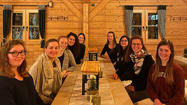 Exklusive Einblicke bei ZEISS: WiR.-Studentinnen zu Gast in Oberkochen