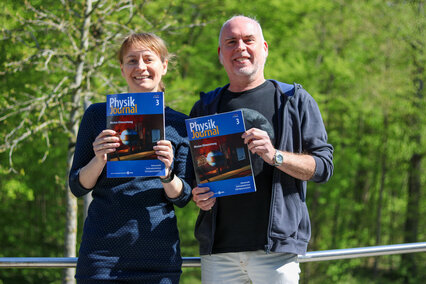 Zwei Forschende der Hochschule Aalen haben Beiträge im Magazin "Physik Journal" veröffentlicht.