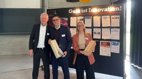 Isabel Jeschek, Dirk Seckler (beide Albert Handtmann Metallgusswerke) und Prof. Dr. Lothar Kallien (v.r.n.l) beim Aalener Gießerei-Kolloquium 2026
