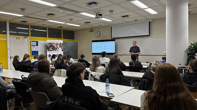 Schule trifft Hochschule