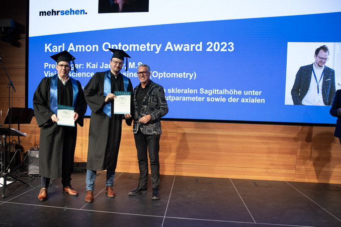 Auszeichnung von Masterabsolventen der Hochschule Aalen mit dem Karl Amon Optometry Award 2023