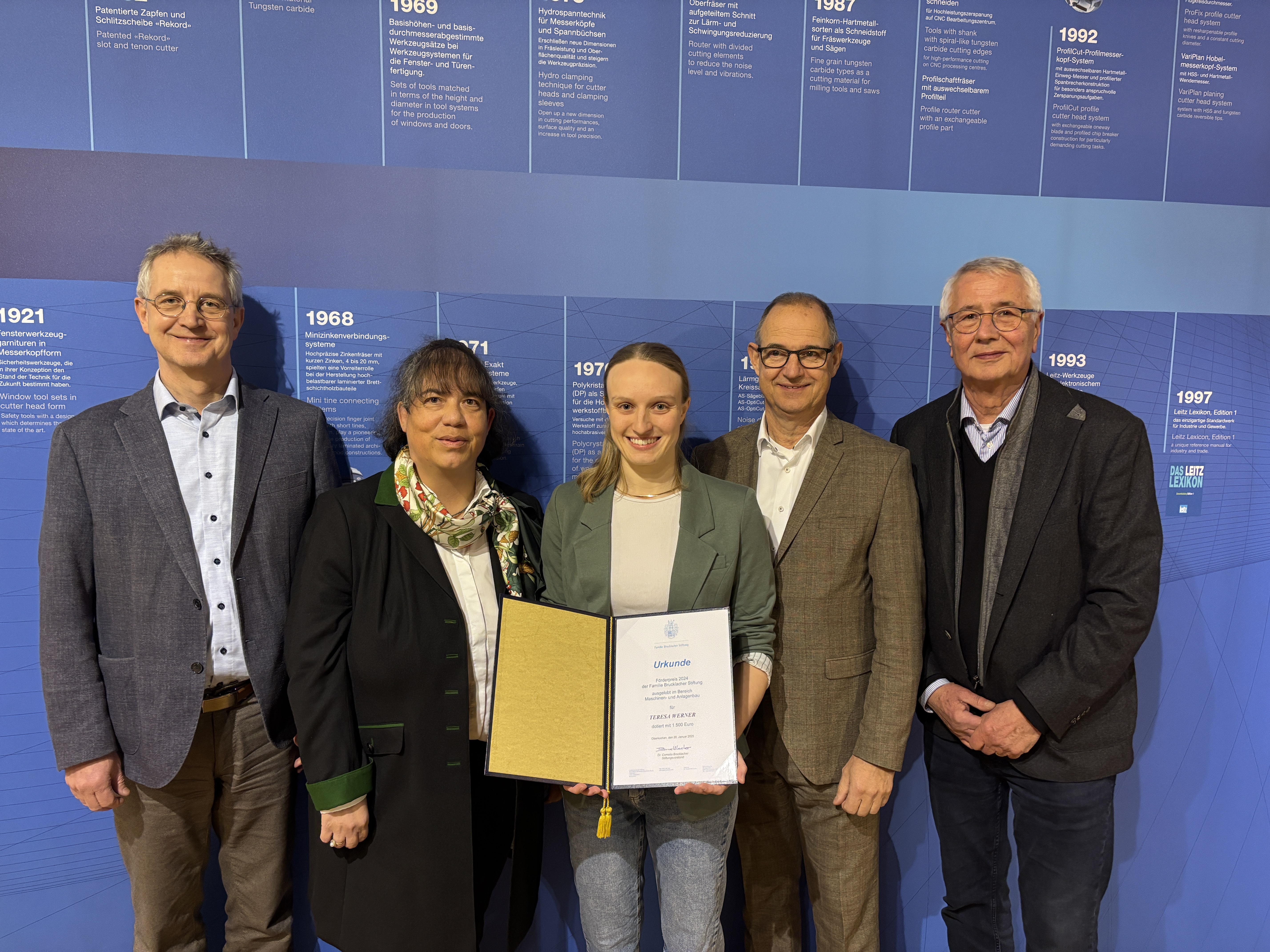  Prof. Markus Merkel, Dr. Cornelia Brucklacher, Teresa Werner, Andreas Kisselbach, Dr. Dieter Japs stehen nebeneinander