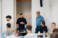 Emanuele Frisi, Sales Director der Porsche Group und Prof. Dr. Arndt Borgmeier. 