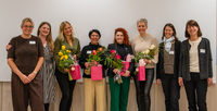 Referentinnen und Organisatorinnen der Veranstaltung „Let‘s talk AI – Frauen, Vielfalt, Karriere.“ V.l.n.r. Frida Akulova (KI-Allianz), Lena Müller (KI-Werkstatt), Milena Stegner (KI-Campus), Hatice Ulubas (Hochschule Aalen), Samira Djidjeh (KI-Allianz), Katja Wengler (DHBW Karlsruhe), Anne Nitschke (Kontaktstelle Frau und Beruf Ostalbkreis), Annette Rosenkranz (Kontaktstelle Frau und Beruf Heidenheim). Foto: © Hochschule Aalen | Myra Baumgärtner